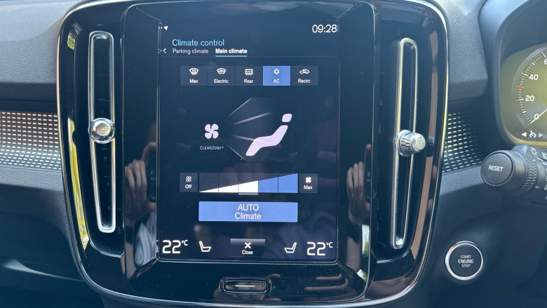 Volvo Xc40 2.0 B4P R DESIGN Pro 5dr AWD Auto Petrol Estate